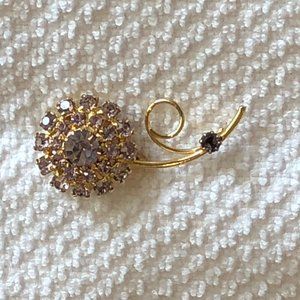 Stunning Vintage Sparkly Flower Brooch w Purple Rhinestones